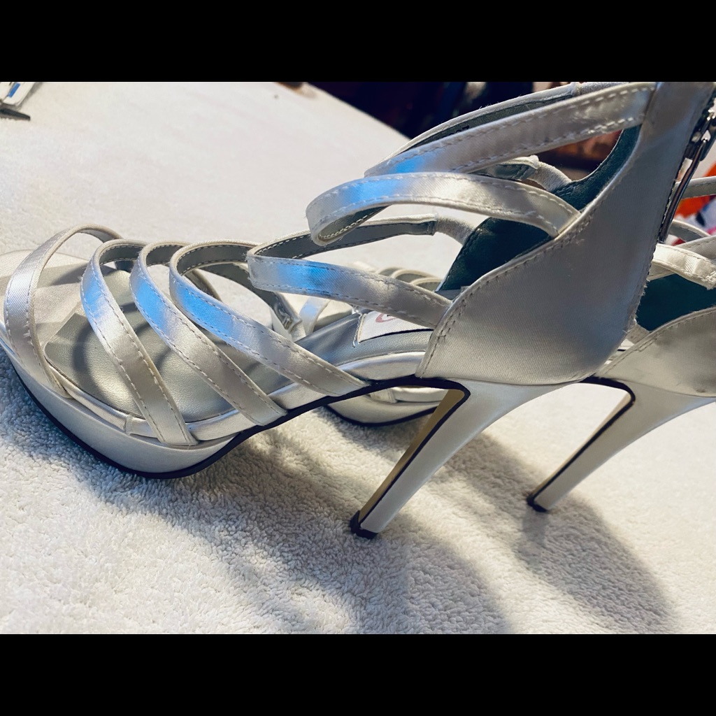Brand New Super Glamorous White Satin Heels By Dyeables  Box 56